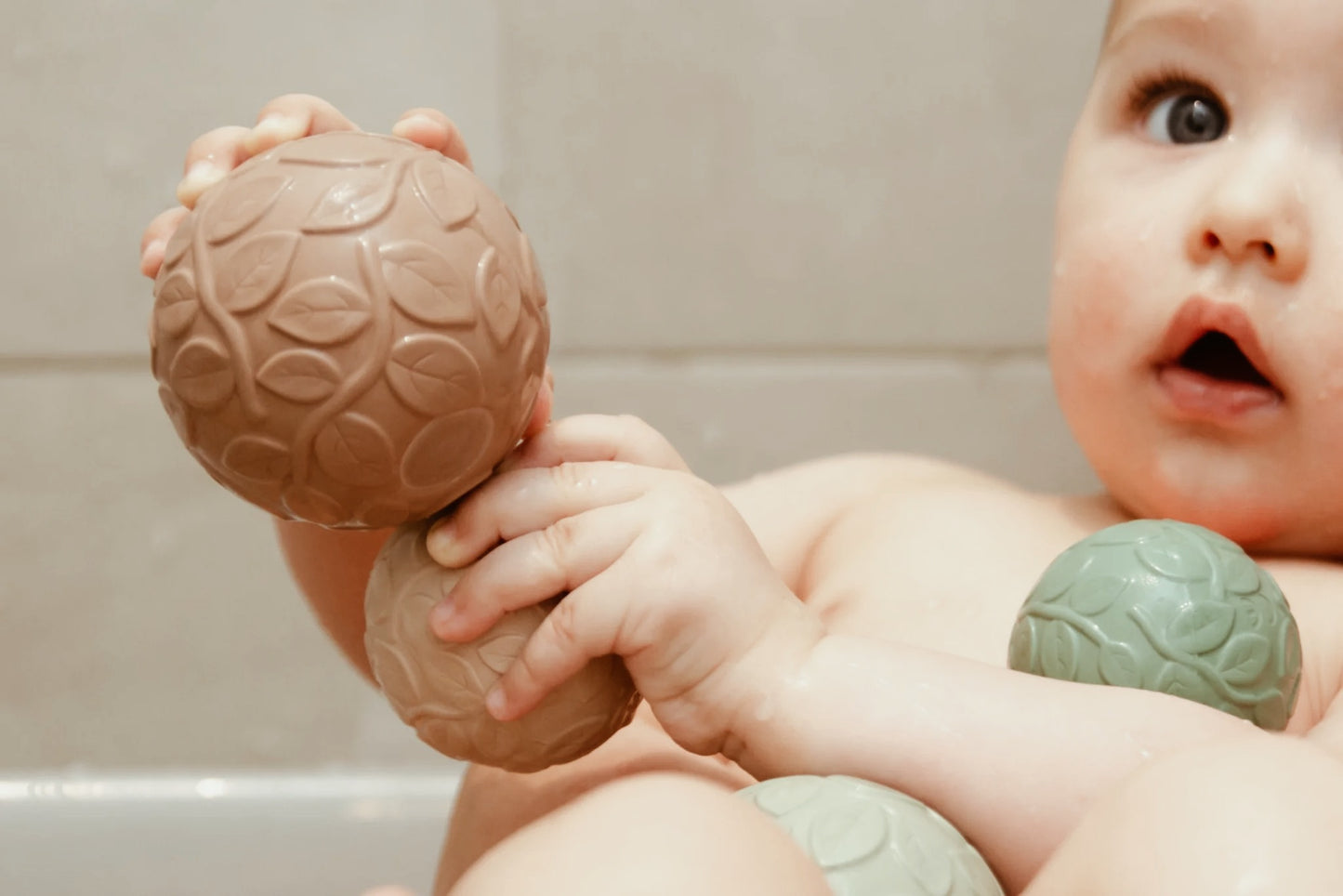 Natruba Leaf Sensory Ball set- Earth | 2-pack