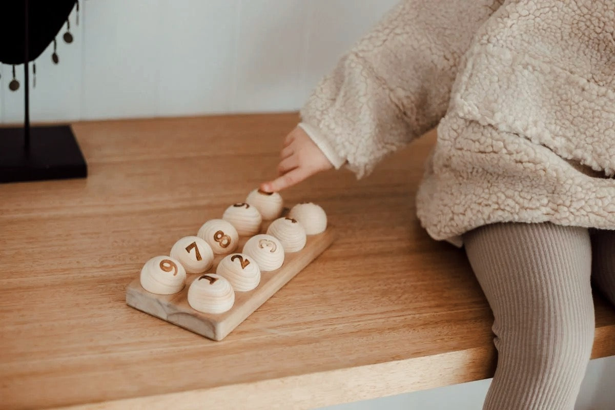 Qtoys Count Me Egg Stand