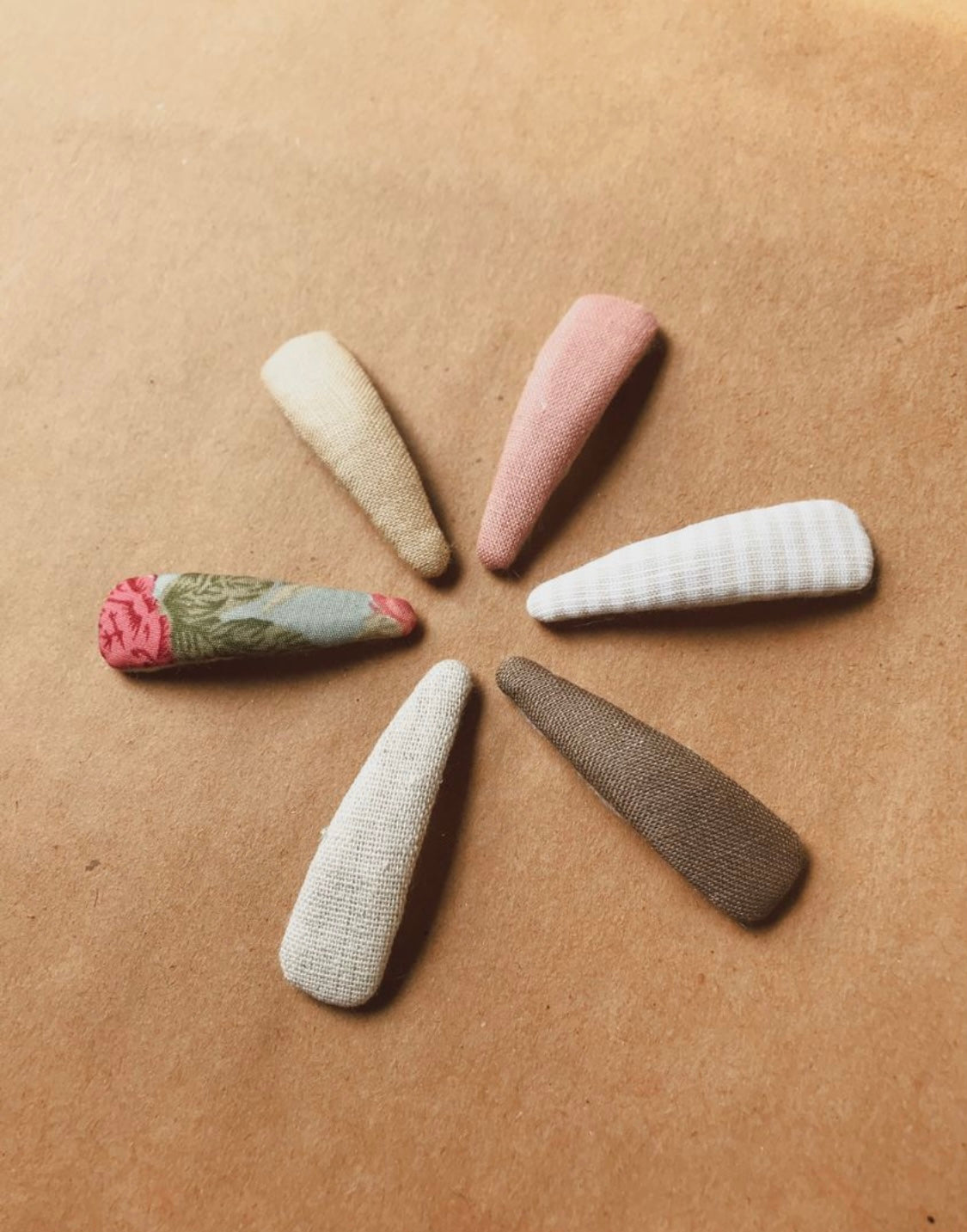 Exclusively handmade linen hair-clips— Mary Lou (6pcs)