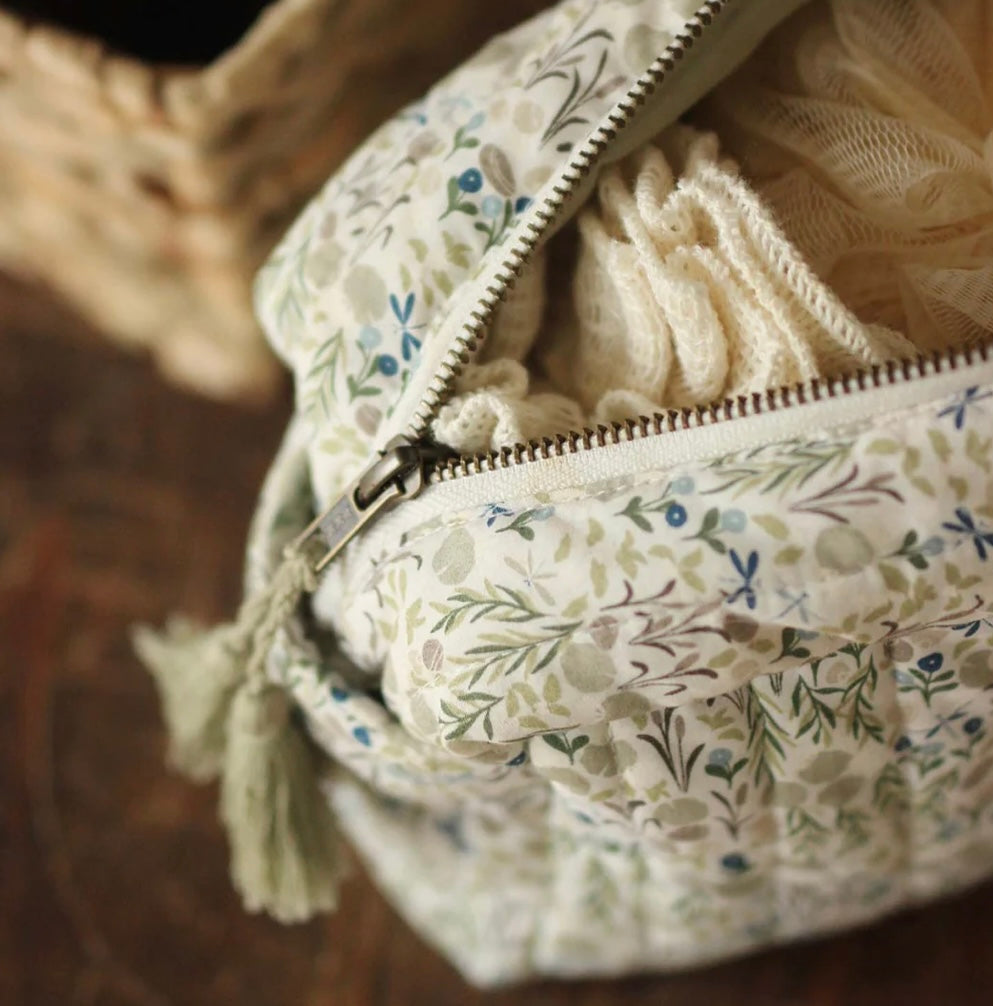 Avery Row Wash bag - Riverbank