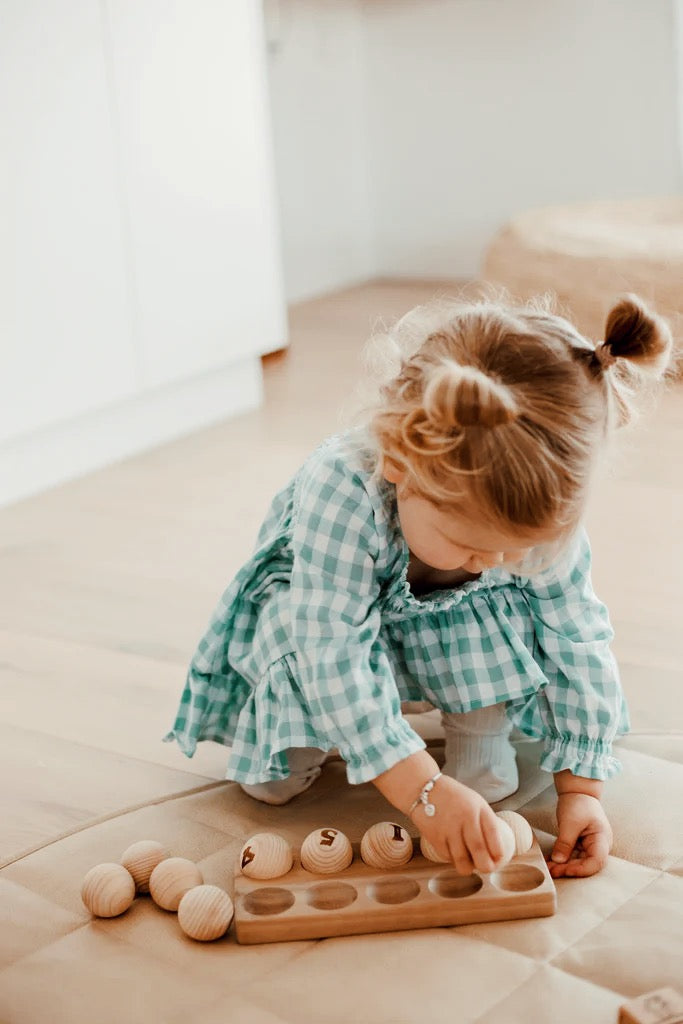 Qtoys Count Me Egg Stand