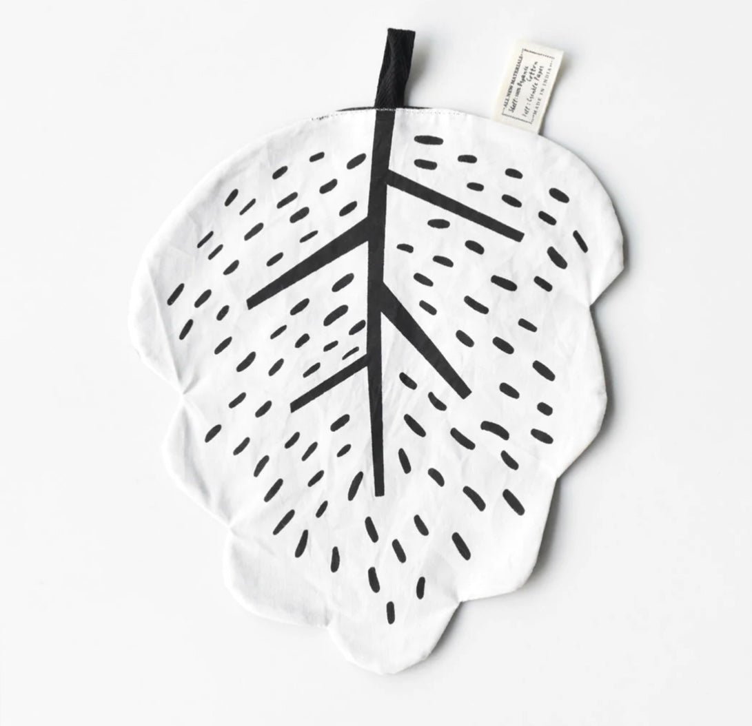 Wee Gallery Organic Crinkle Toy- Leaf