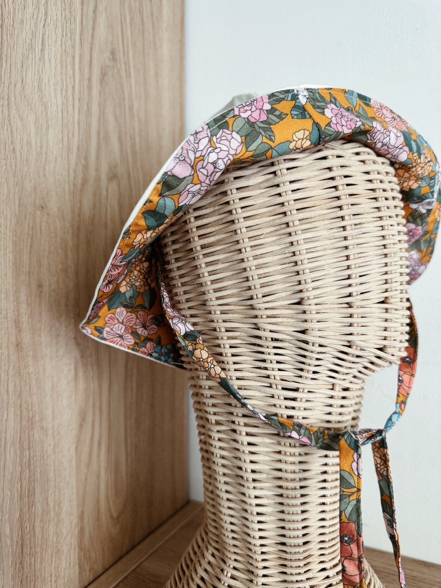 Exclusively hand sewn sunhat (Reversible) | Linen White/Botanic