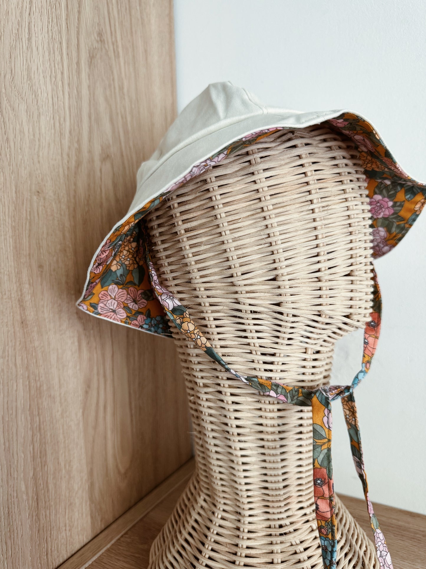 Exclusively hand sewn sunhat (Reversible) | Linen White/Botanic