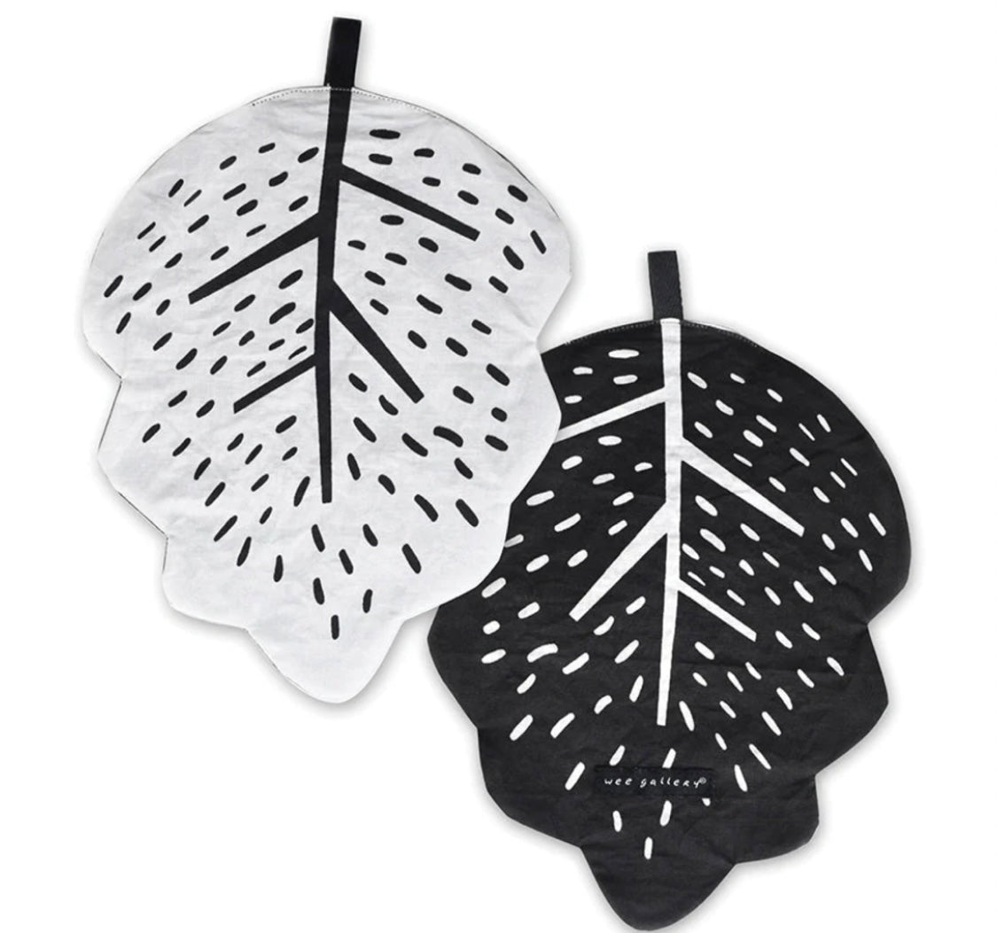 Wee Gallery Organic Crinkle Toy- Leaf